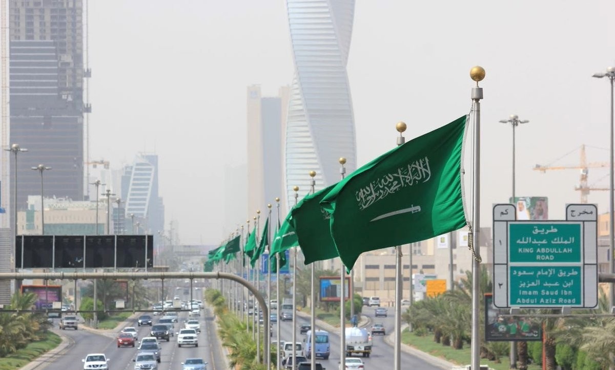  تأشيرة الزيارة العائلية برسوم 300 ريال في السعودية