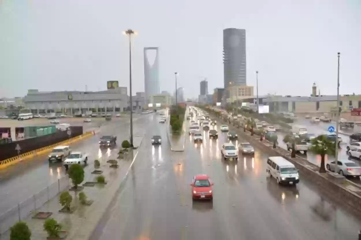 طقس السعودية اليوم أمطار غزيرة ودرجة الحرارة 48