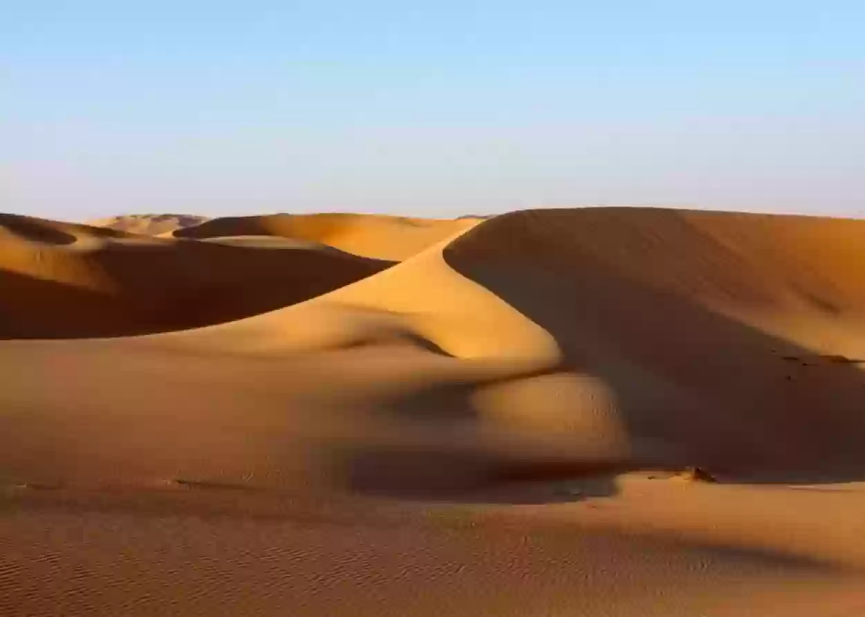 كم تشكل نسبة الصحراء في السعودية؟ وما أشهر ما تتميز به
