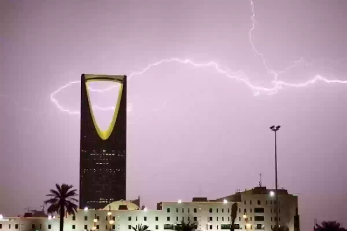 طقس الإثنين مضطرب والأرصاد السعودية تعلن حالة التأهب