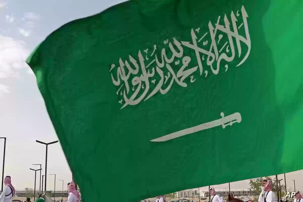  المملكة تمنح 8 أجانب الجنسية العربية السعودية.. العائلة بأكملها